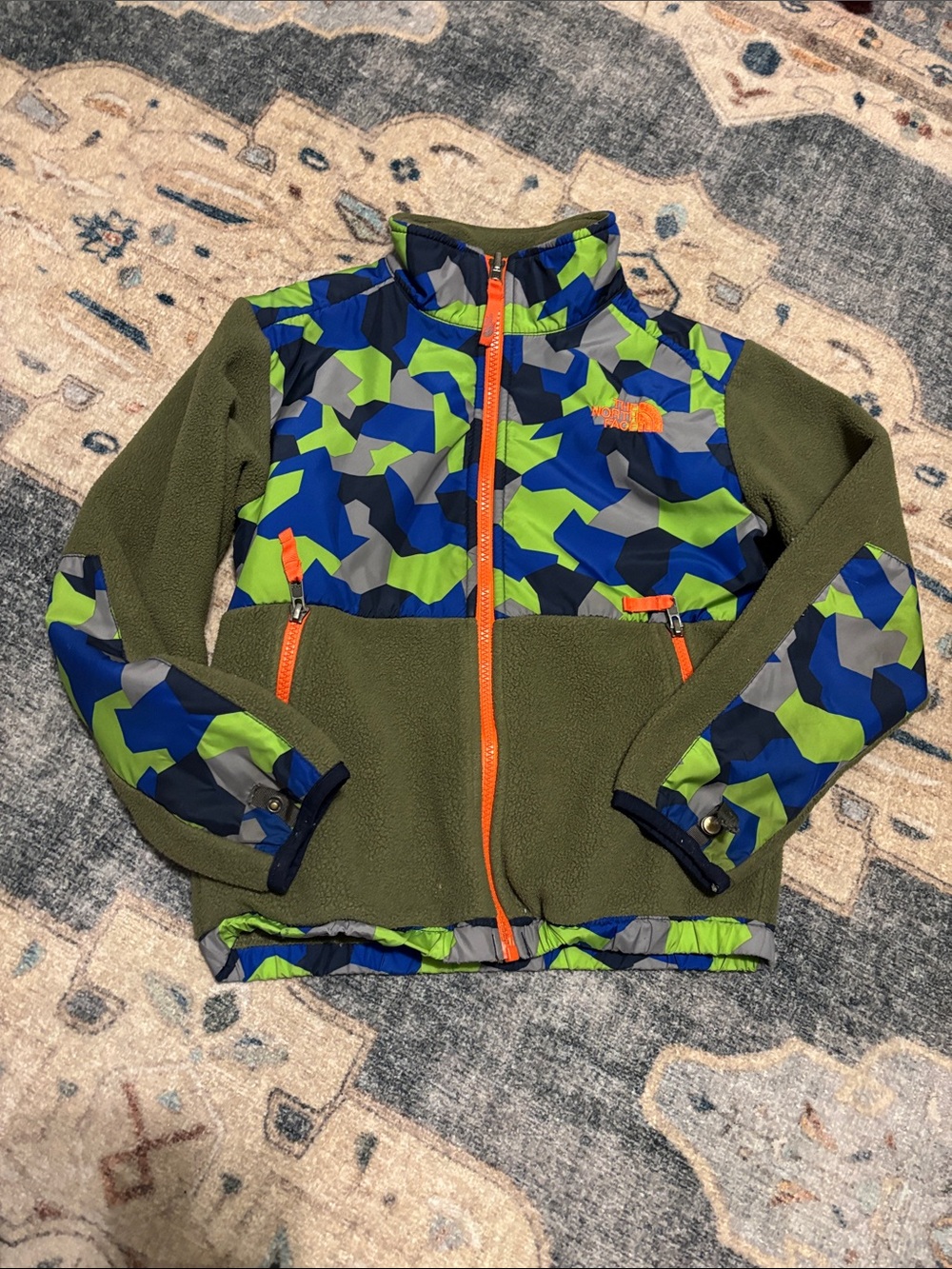 The North Face Kids Olive Green Camo Fleece Jacket full zip size 7/8